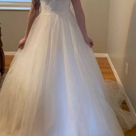 David’s Bridal wedding dress - Picture 6 of 7